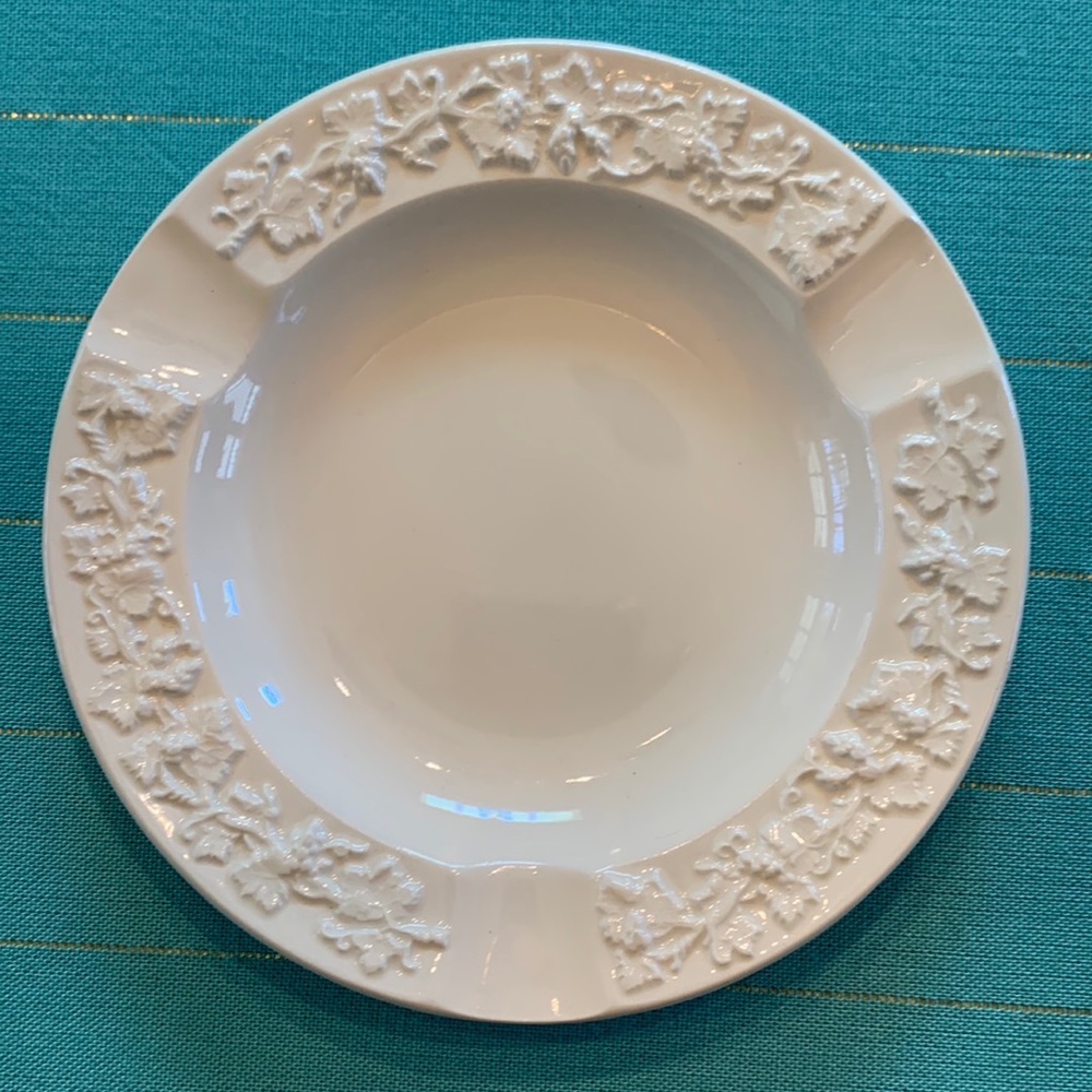 Wedgwood Barlaston of Etruria Queens Ware Ivory Ash Tray, Vintage